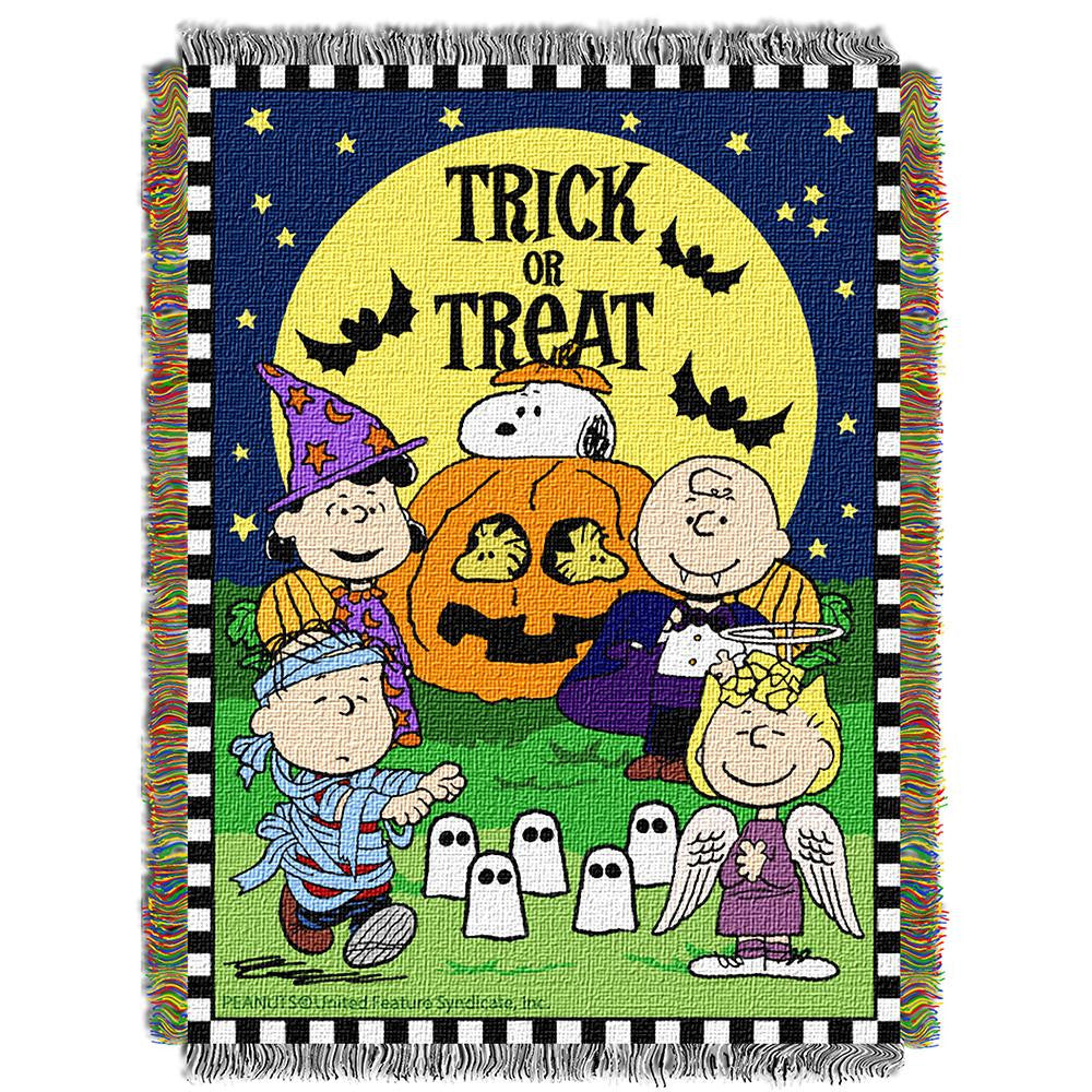 Peanuts Spooky Gang Woven Tapestry Throw (48inx60in)