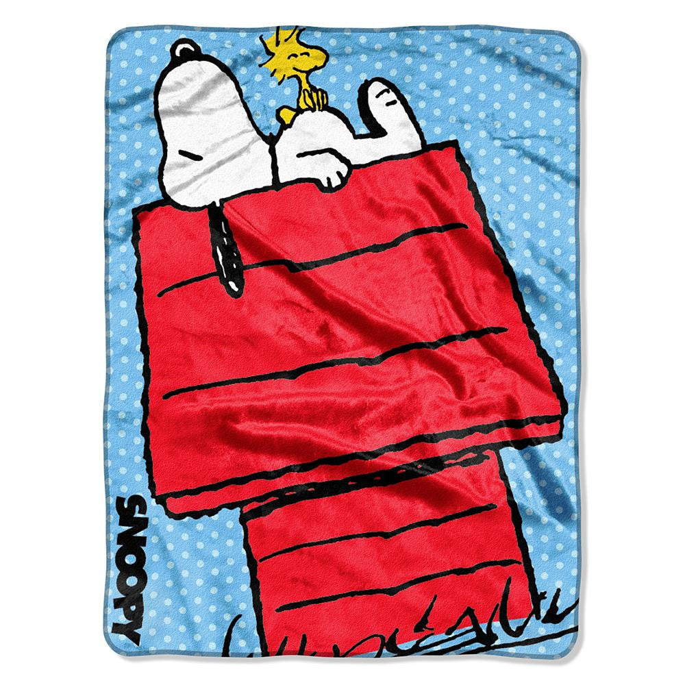 Peanuts Dog House  Micro Raschel Blanket (46in x 60in)